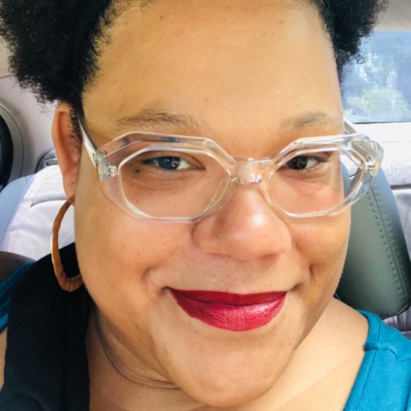 Meet your Posher, Tiffany - Picture 1 of 1